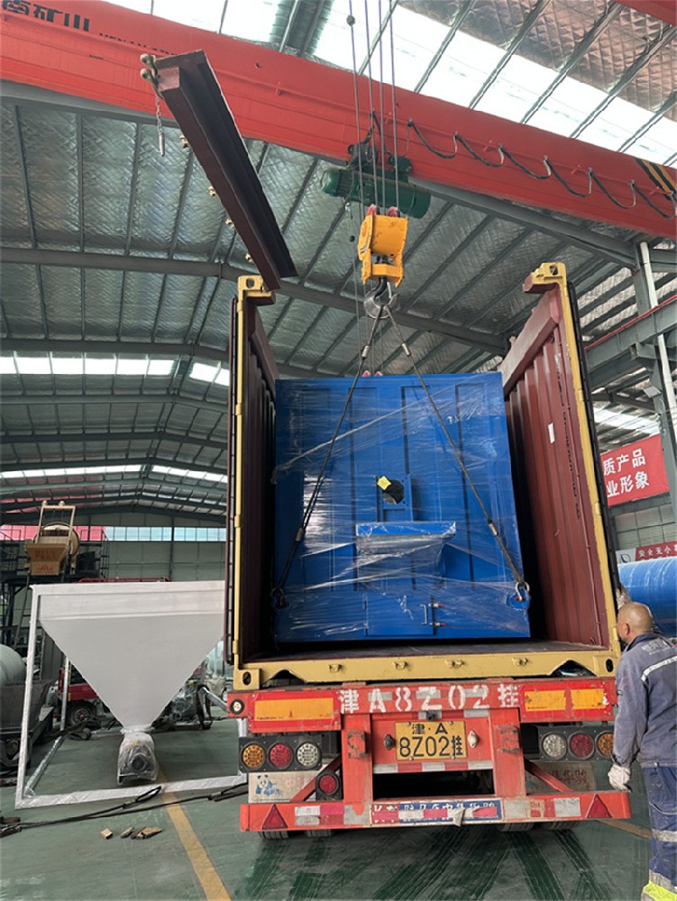 月末发货忙贺印度尼西亚污泥烘干机生产线装车发货！